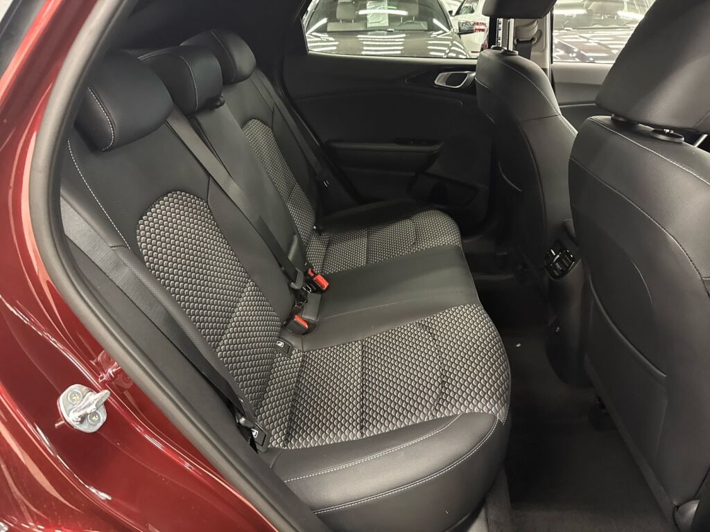 Kia XCeed 2026 Punainen