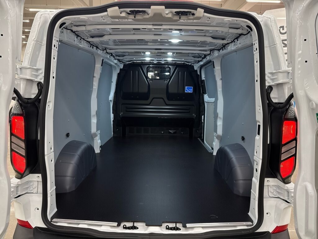 Ford Transit Custom 2026 Valkoinen