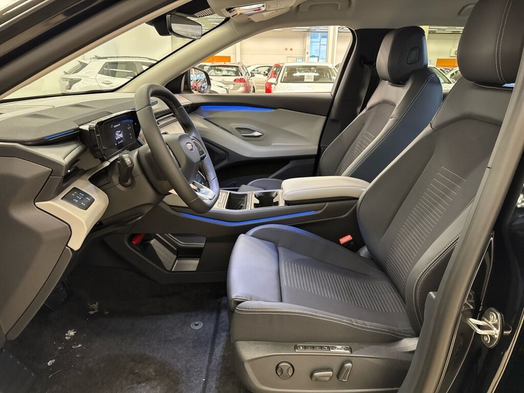 Ford Explorer 2026 Musta