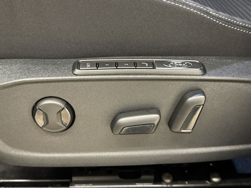 Ford Explorer 2026 Musta