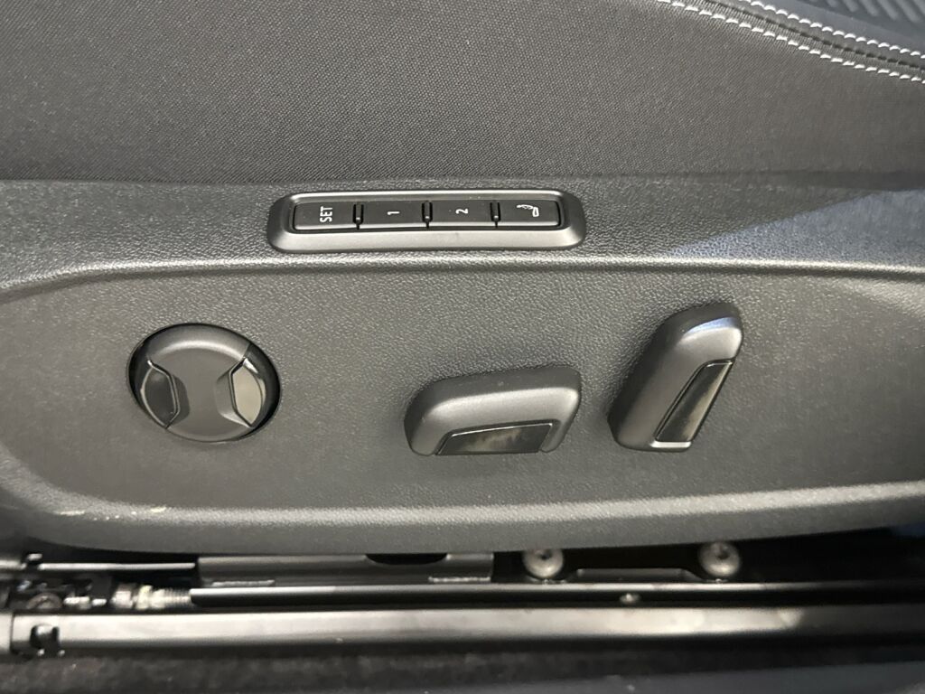 Ford Explorer 2026 Harmaa