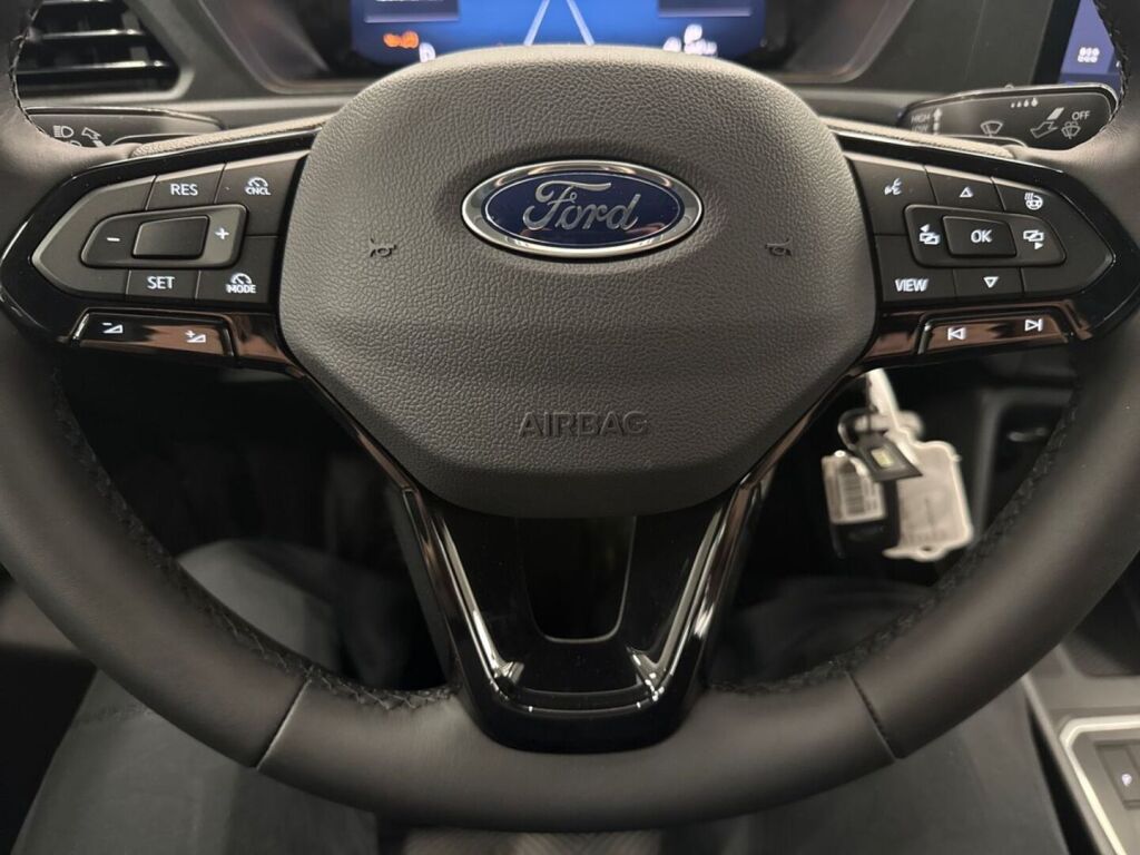 Ford Transit Connect 2026 Musta