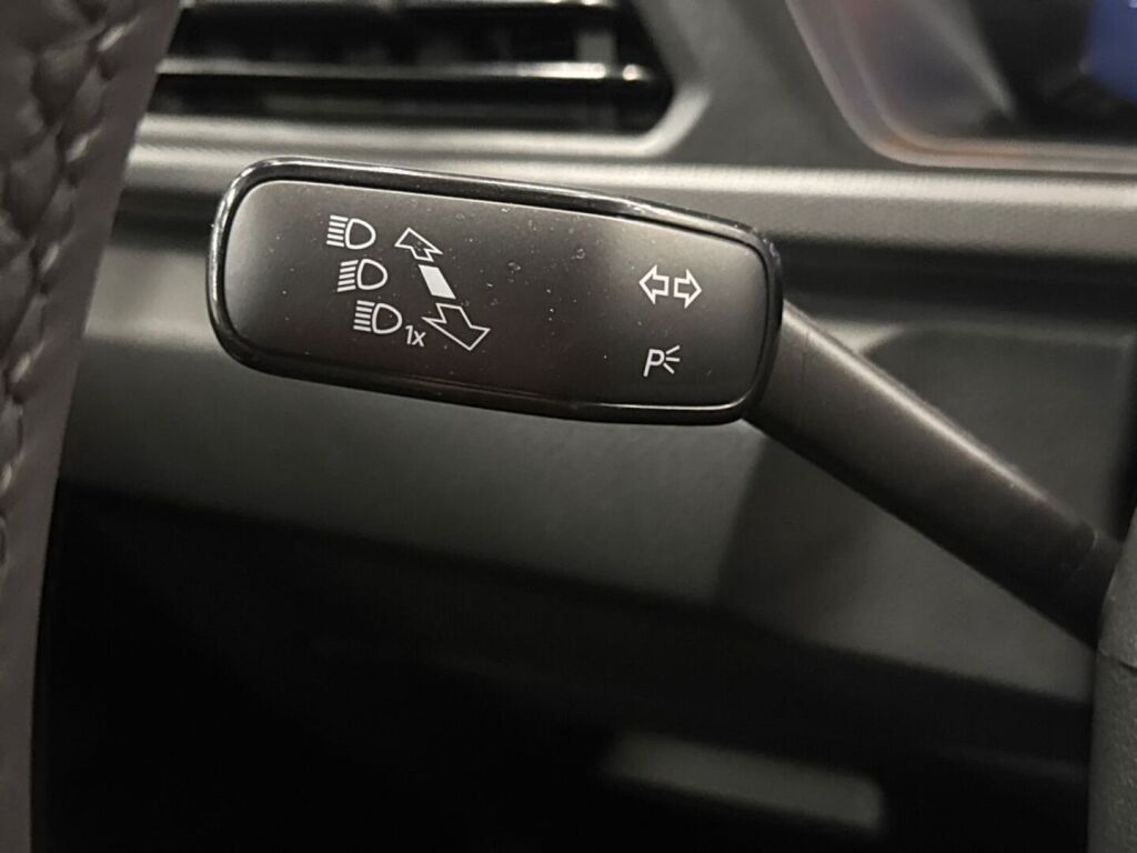 Ford Transit Connect 2026 Musta