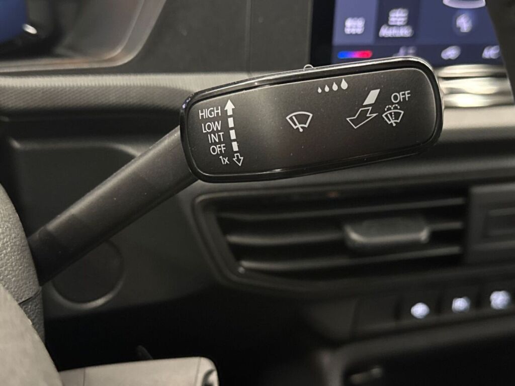 Ford Transit Connect 2026 Musta