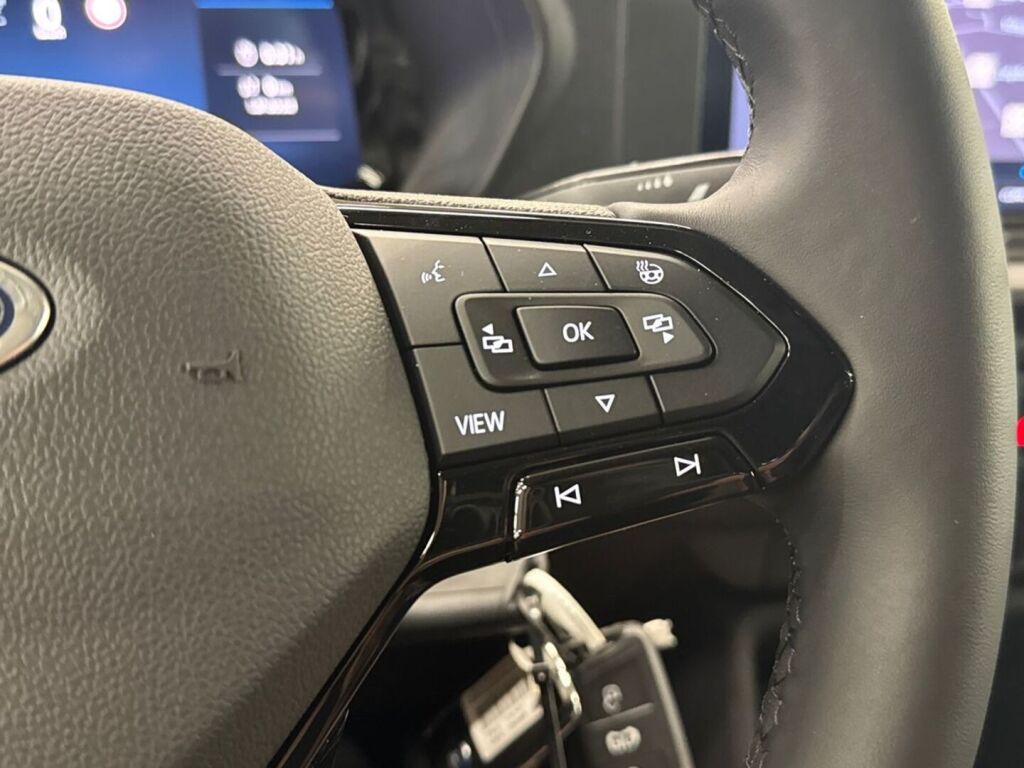 Ford Transit Connect 2026 Musta