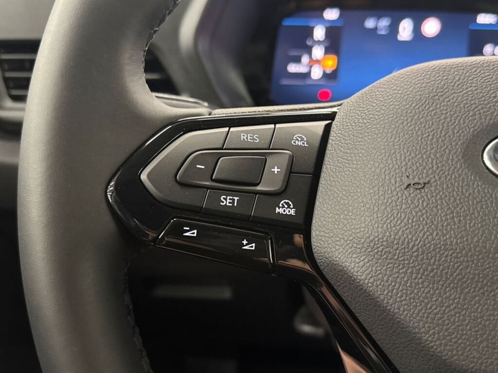 Ford Transit Connect 2026 Musta