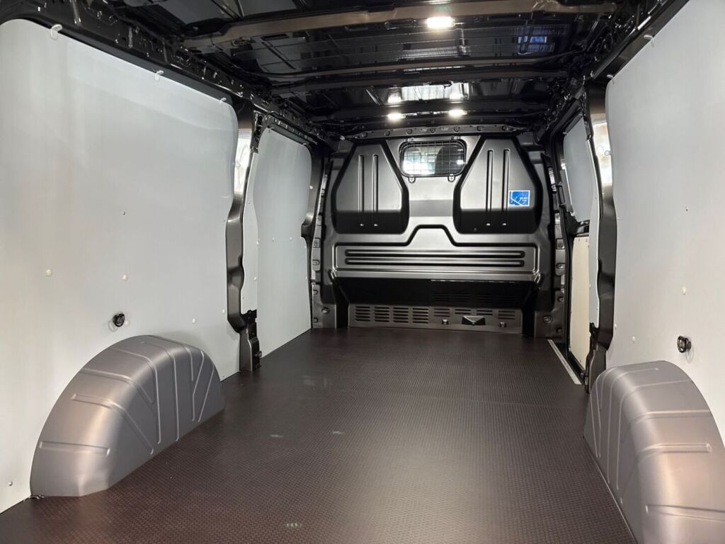 Ford Transit Custom 2026 Magnetic