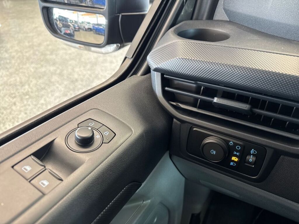 Ford Transit Custom 2026 Magnetic
