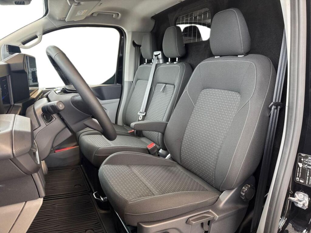 Ford Transit Custom 2026 Agate Black
