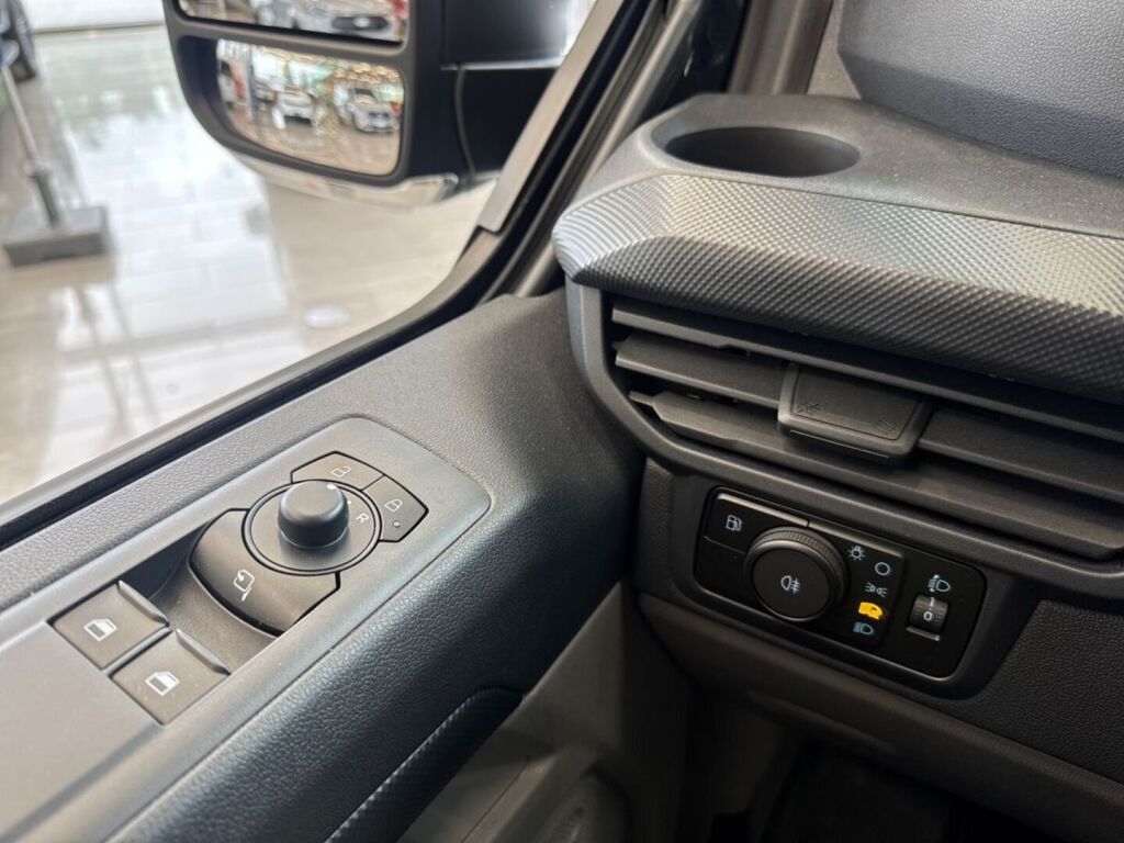 Ford Transit Custom 2026 Agate Black