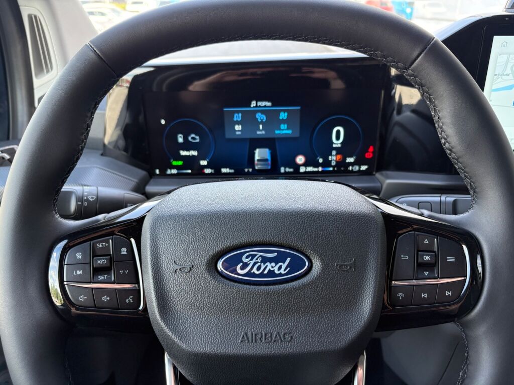 Ford Transit Custom 2026 Chrome Blue