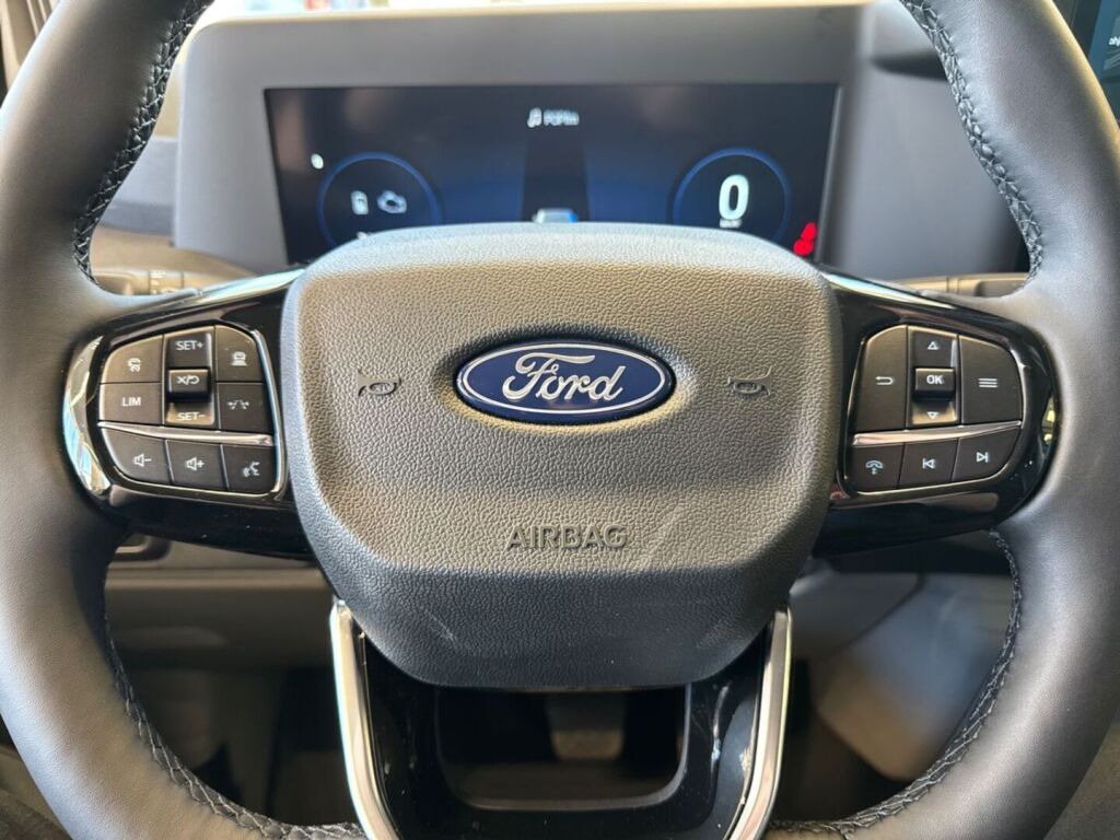 Ford Transit Custom 2026 Agate Black