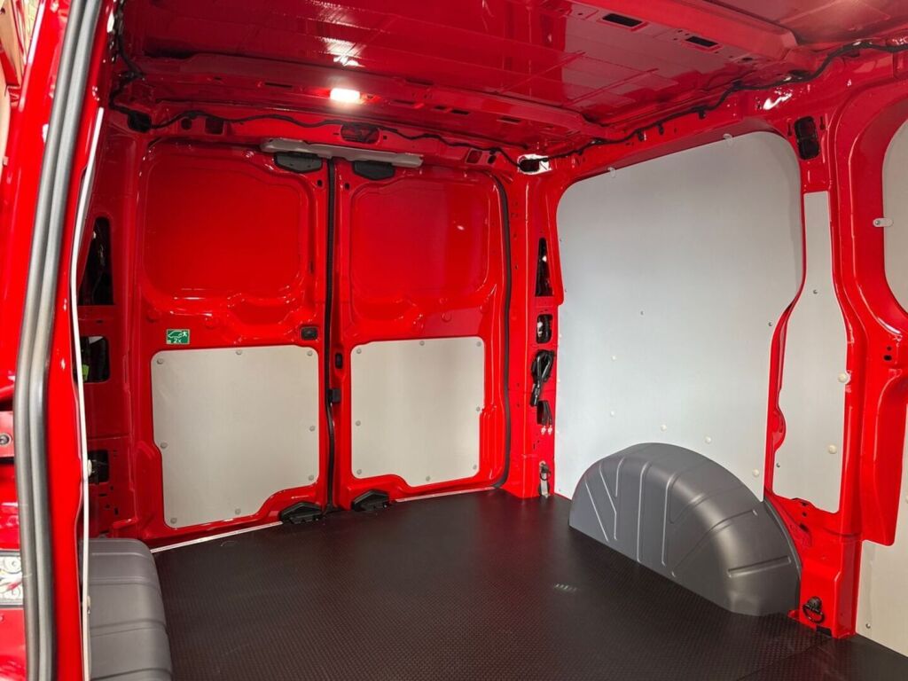 Ford Transit Custom 2026 Race Red