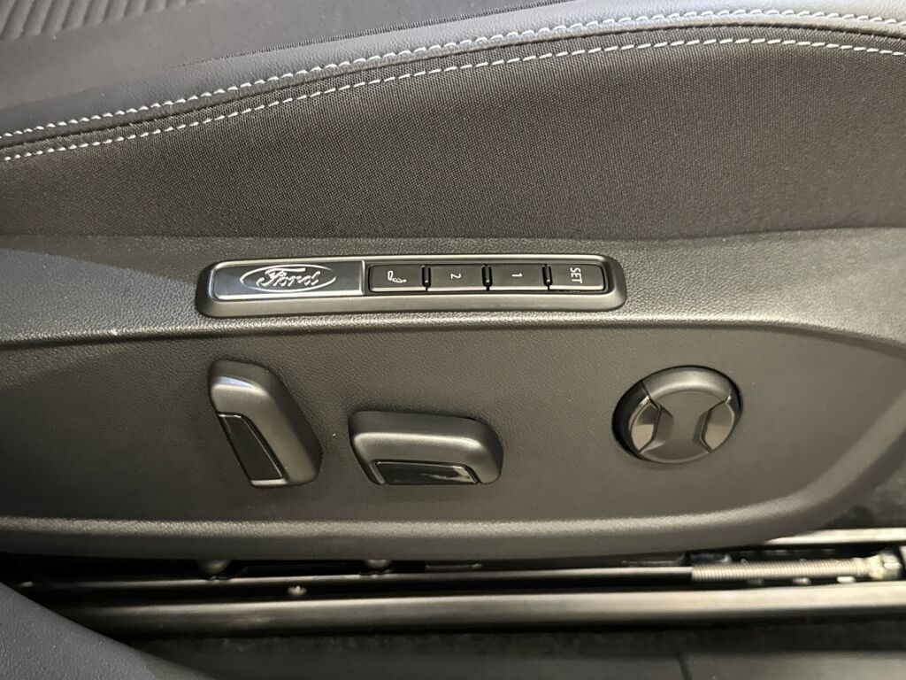 Ford Explorer 2026 Harmaa