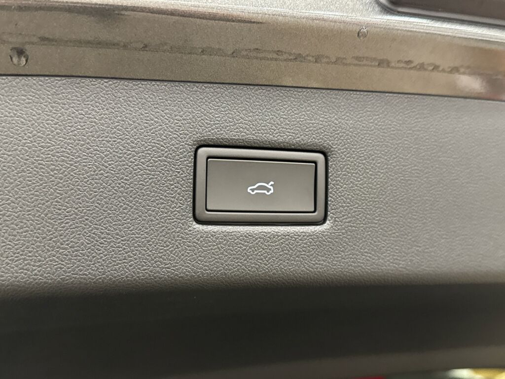 Ford Explorer 2026 Harmaa