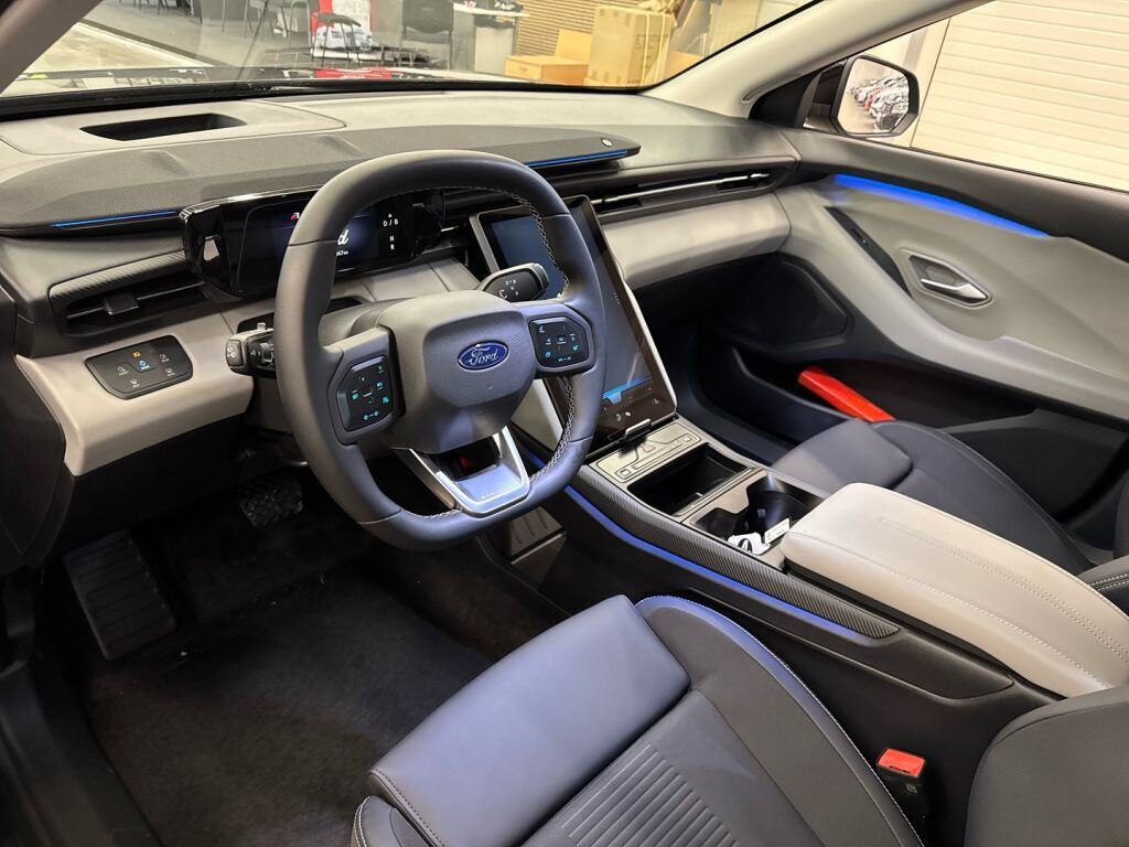 Ford Explorer 2026 Harmaa