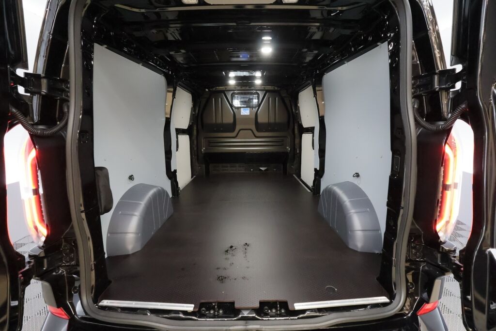 Ford Transit Custom 2026 Agate Black