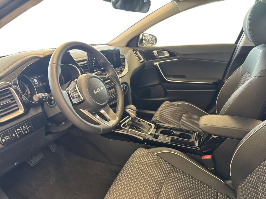 Kia XCeed 2026 Valkoinen