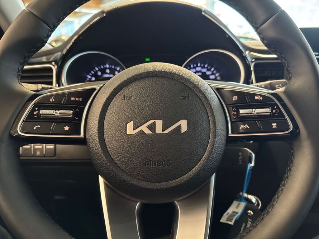 Kia XCeed 2026 Punainen