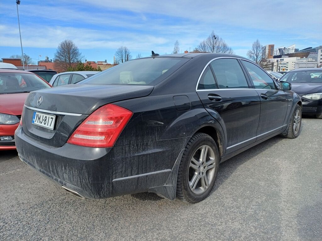 Mercedes-Benz S 2011 Musta