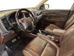 Mitsubishi Outlander PHEV 2015 Ruskea (beige)