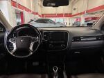 Mitsubishi Outlander PHEV 2015 Ruskea (beige)