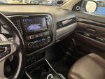 Mitsubishi Outlander PHEV 2015 Ruskea (beige)