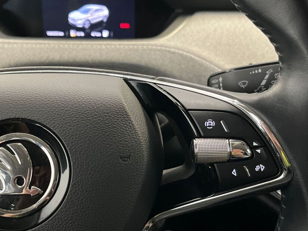Skoda Enyaq 2022 Sininen