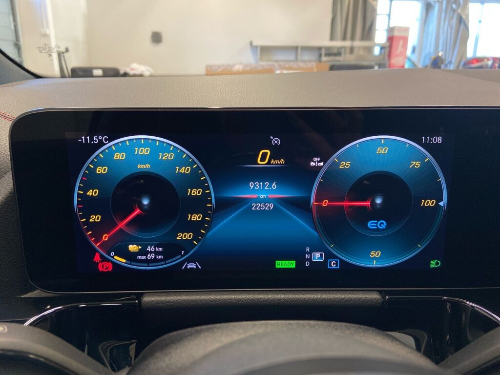 Mercedes-Benz EQA 2023 