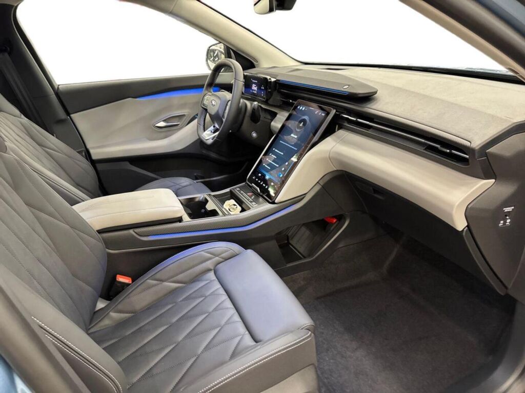 Ford Explorer 2026 Sininen