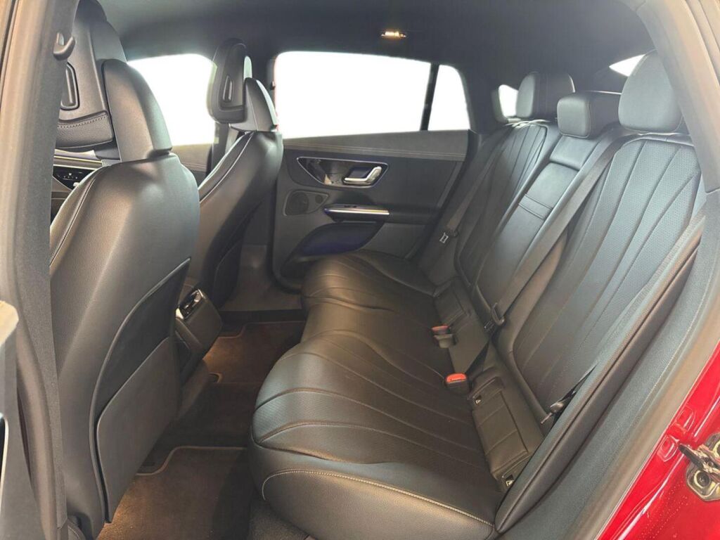 Mercedes-Benz EQE 2023 Punainen