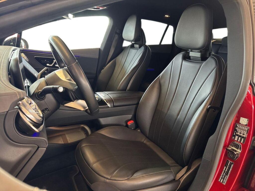 Mercedes-Benz EQE 2023 Punainen