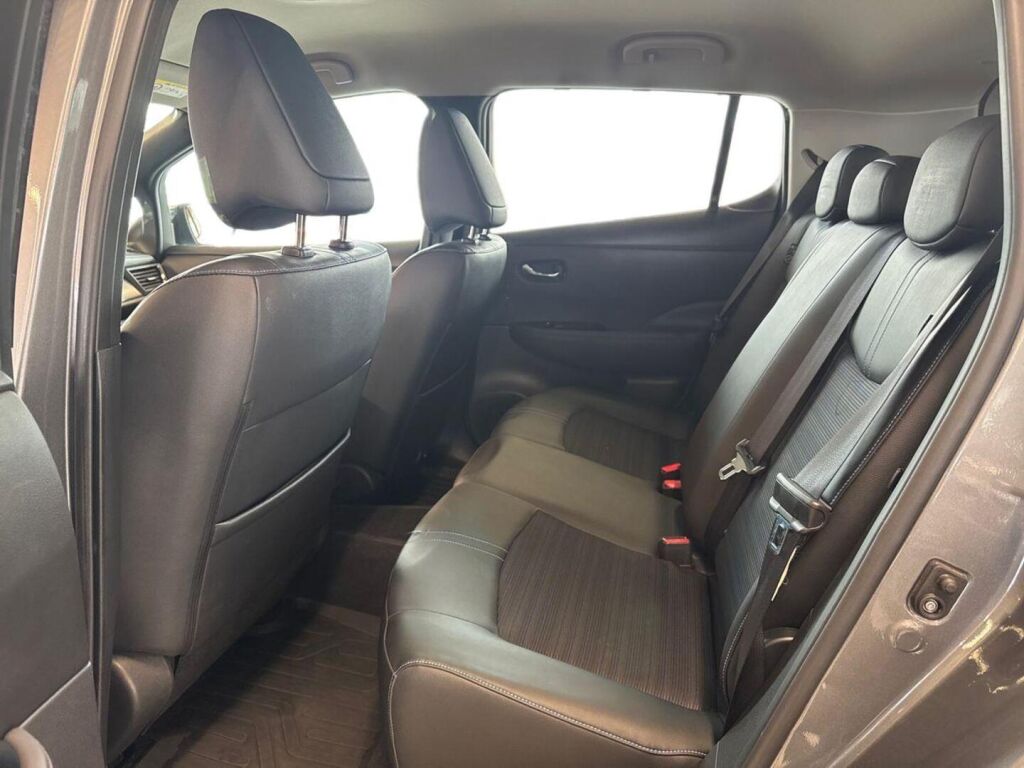 Nissan Leaf 2021 Harmaa