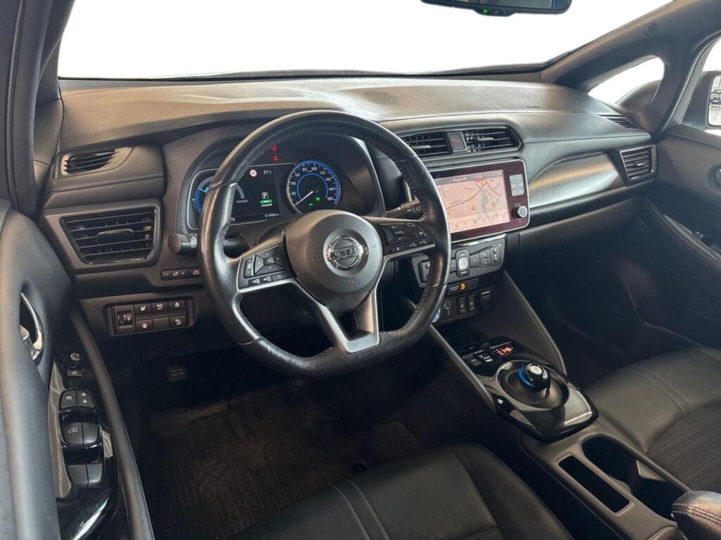 Nissan Leaf 2021 Harmaa