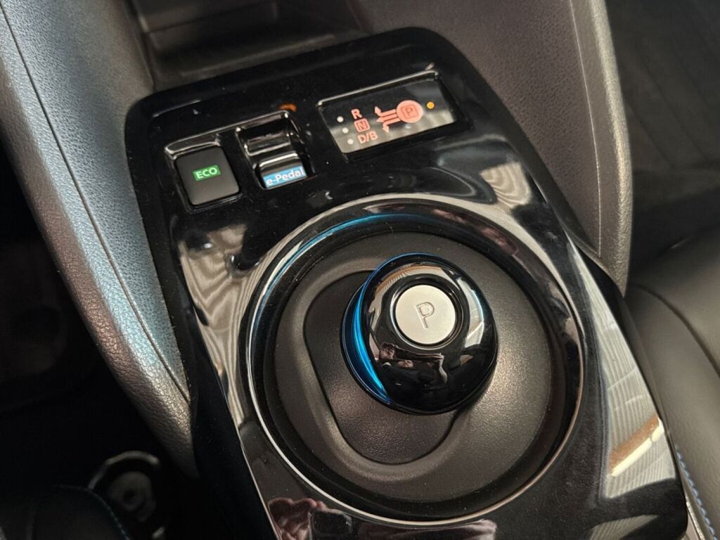 Nissan Leaf 2021 Harmaa