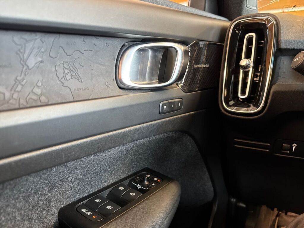 Volvo C40 2022 Vihreä (Sage Green)