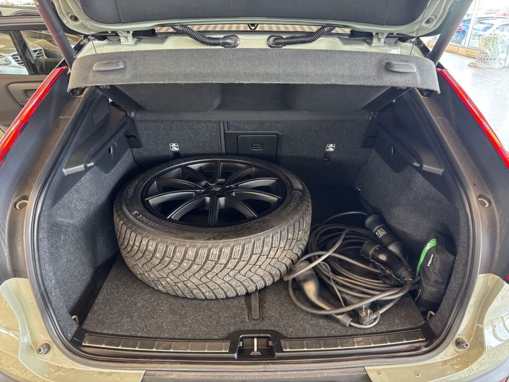 Volvo C40 2022 Vihreä (Sage Green)