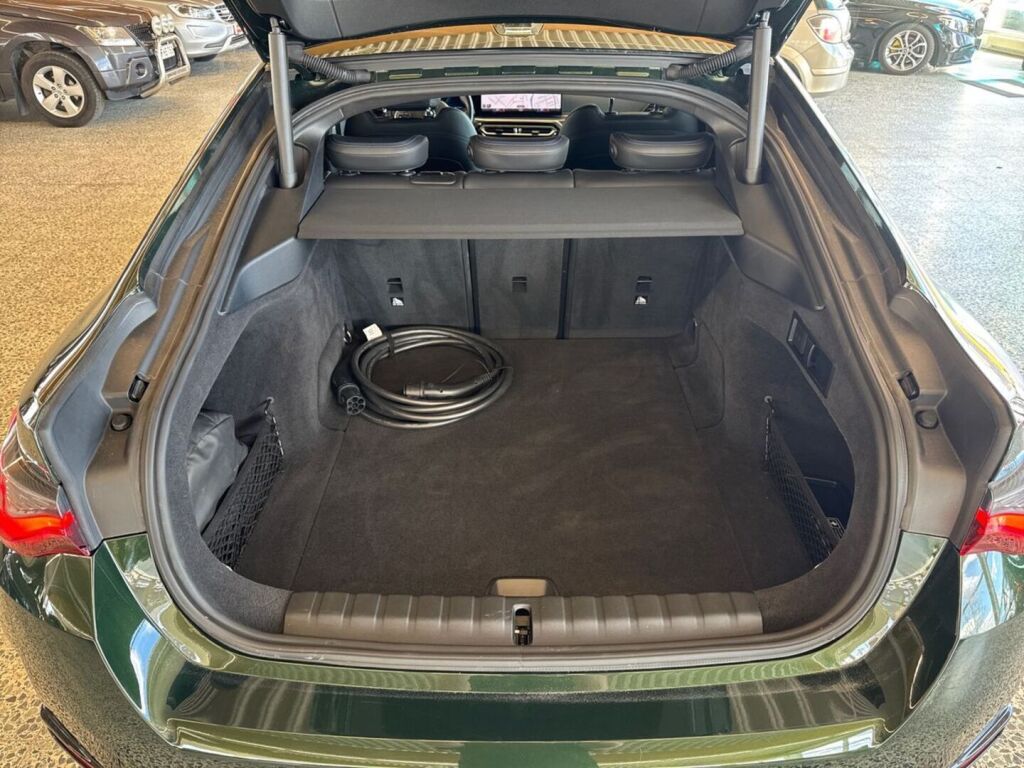 BMW I4 M50 2022 Vihreä