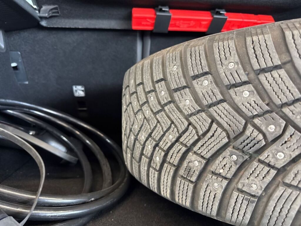 Volvo EX30 2024 Harmaa (Vapour Grey)