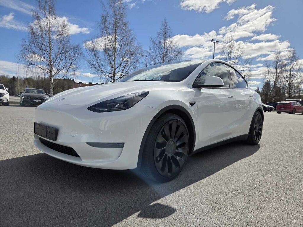 Tesla Model Y 2023 Valkoinen