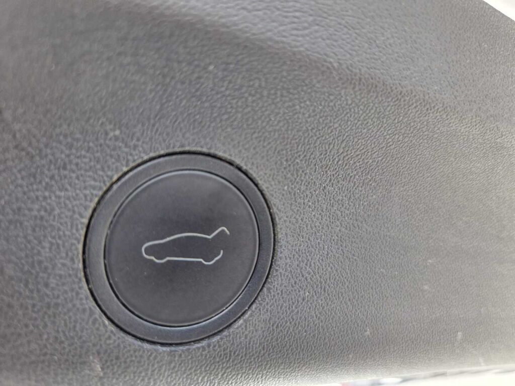 Tesla Model Y 2023 Valkoinen