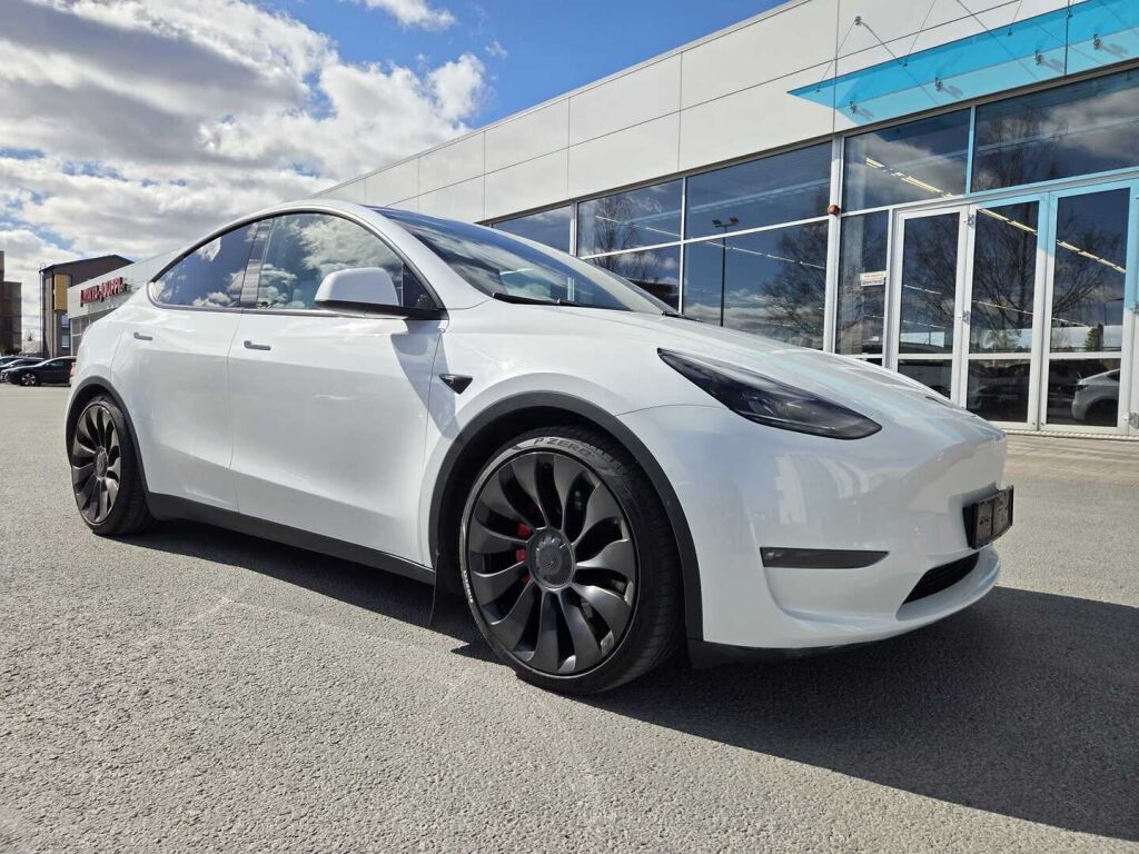Tesla Model Y 2023 Valkoinen