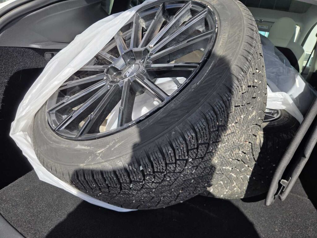 Tesla Model Y 2023 Valkoinen