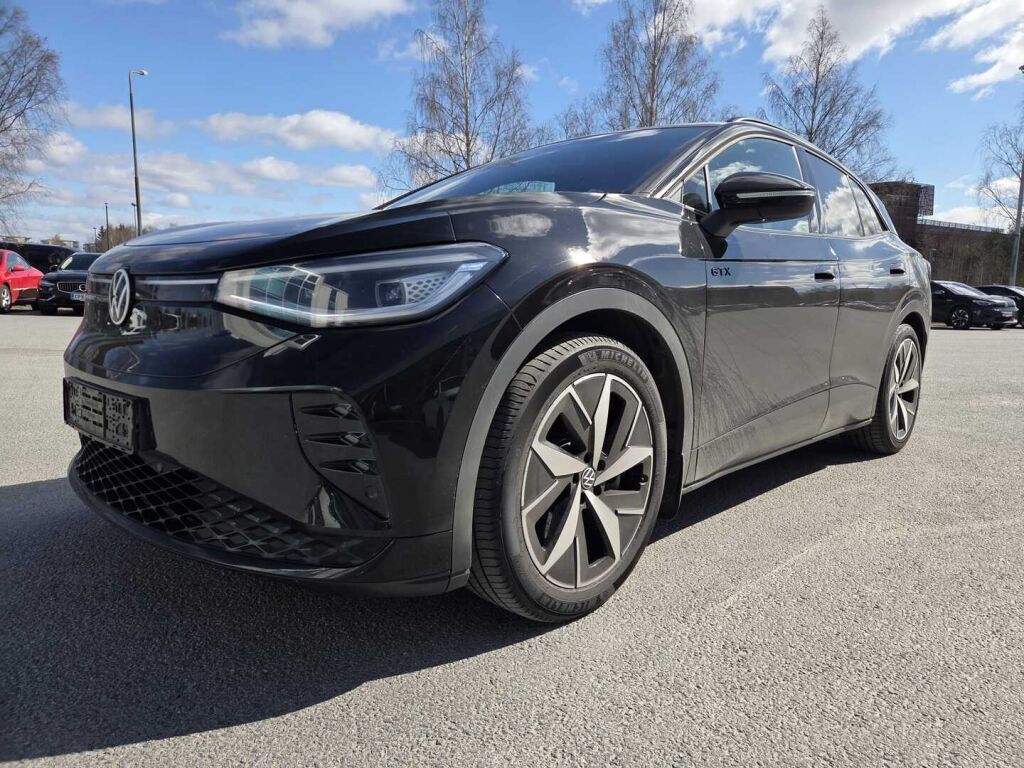 Volkswagen ID.4 2023 Musta