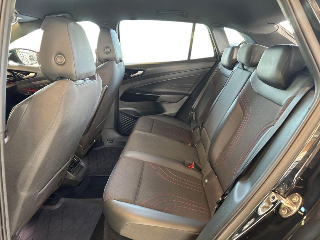 Volkswagen ID.4 2023 Musta