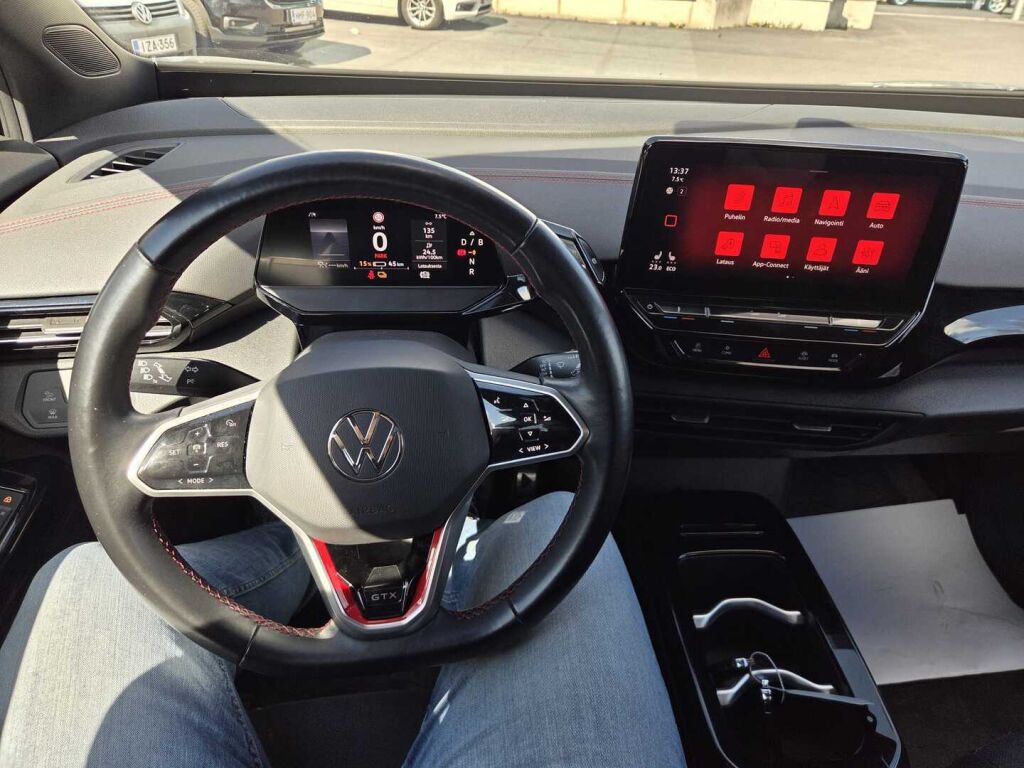 Volkswagen ID.4 2023 Musta