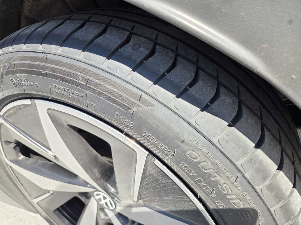 Volkswagen ID.4 2023 Musta