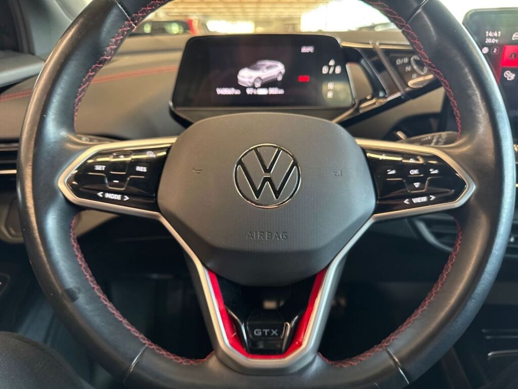 Volkswagen ID.4 2023 Musta