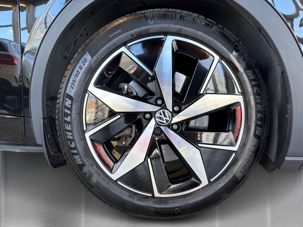 Volkswagen ID.4 2023 Musta
