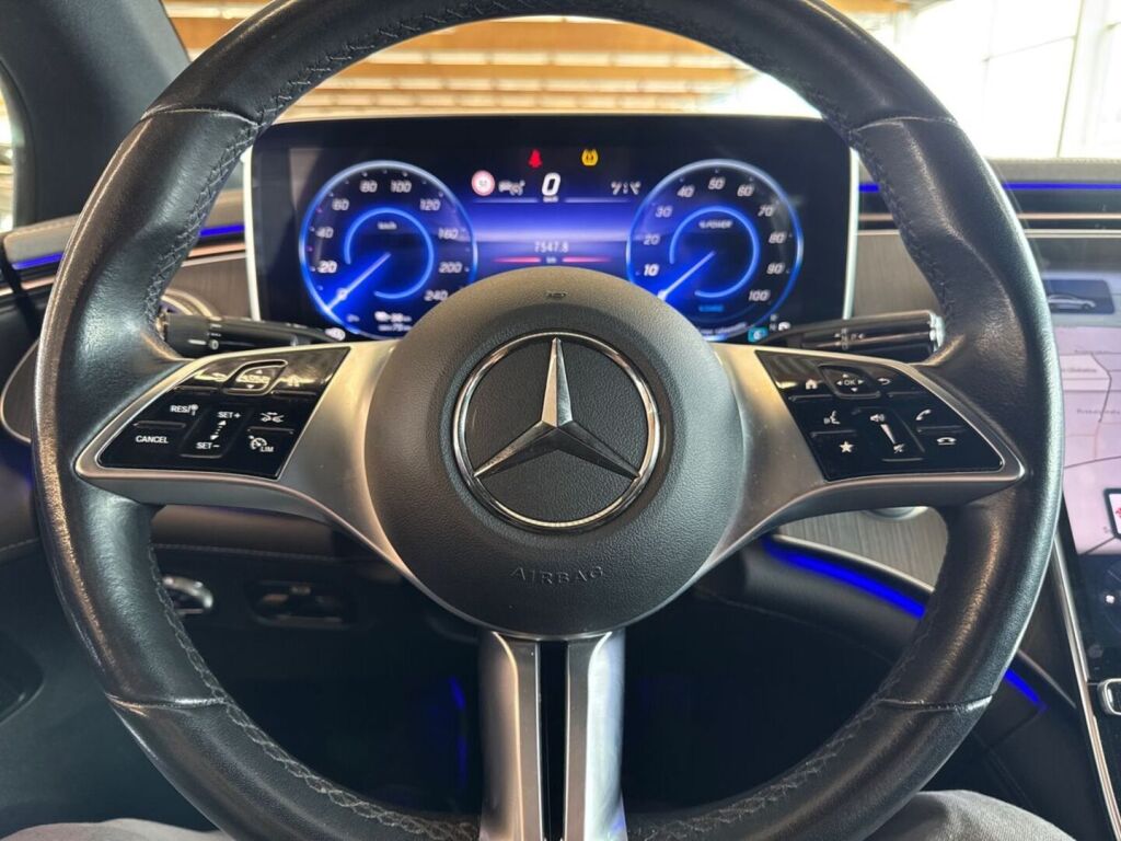 Mercedes-Benz EQE 2023 Musta